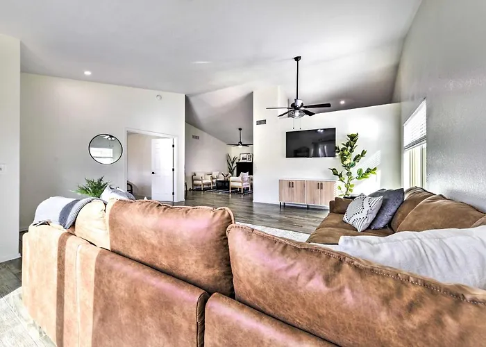 Pool, Bbq And Patio Getaway Near Golfing Holiday home Gilbert