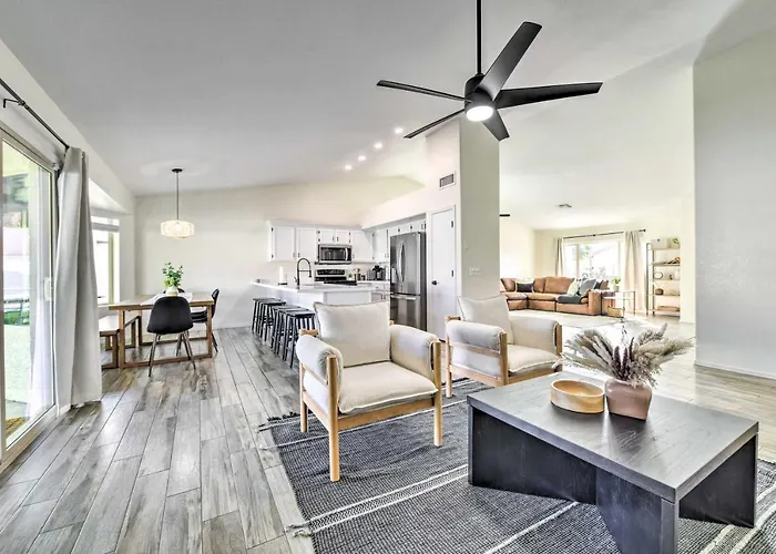 Pool, Bbq And Patio Getaway Near Golfing Holiday home