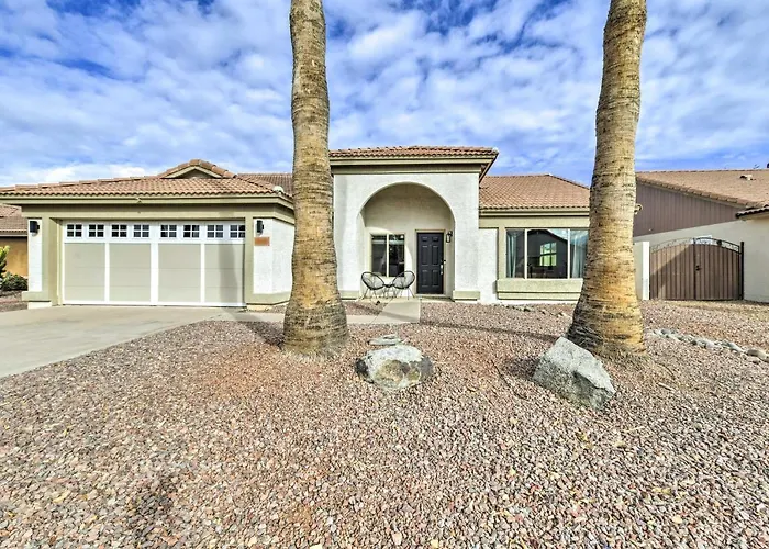 Pool, Bbq And Patio Getaway Near Golfing Holiday home